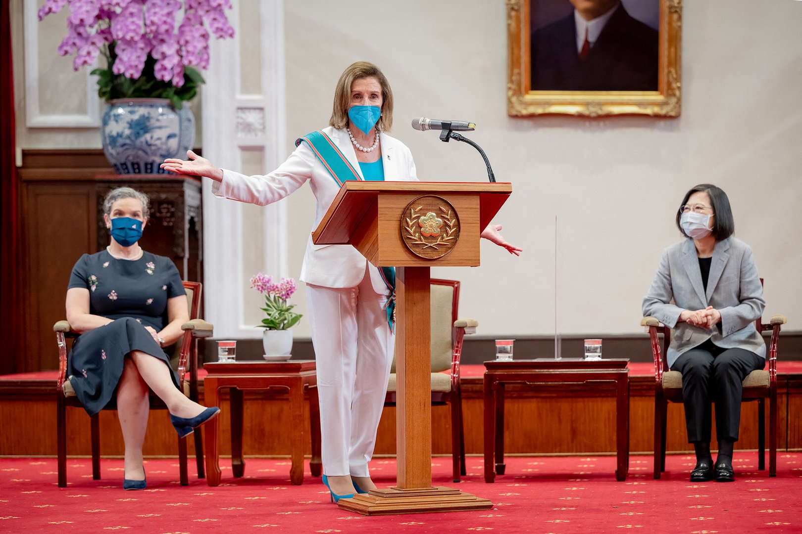 image Pelosi hails Taiwan&#8217;s free society, China holds military drill, vents anger