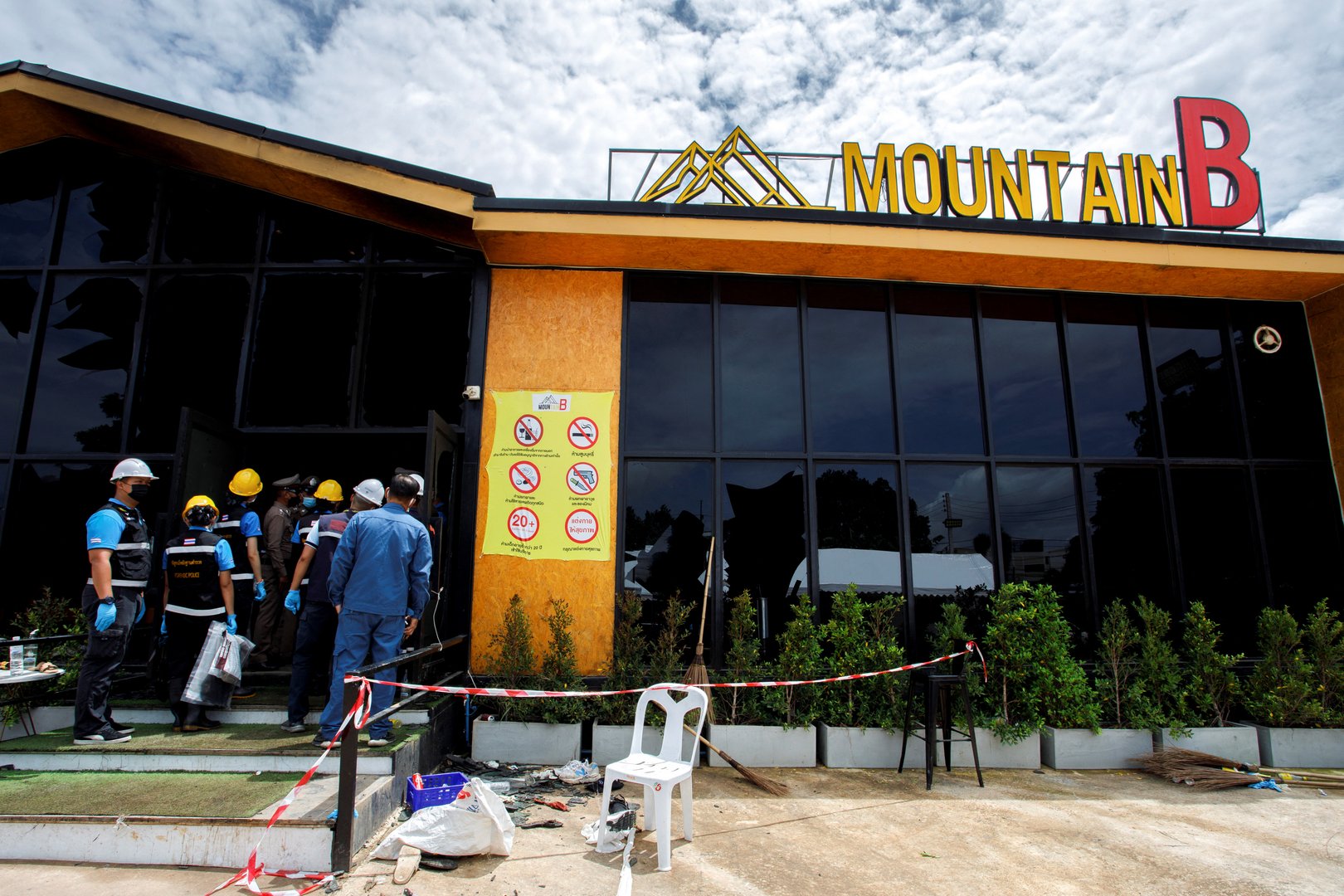 image Thai night club fire kills at least 13, cause unknown