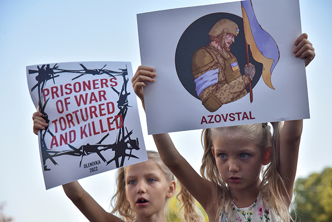 image Russia releases 10 foreigners captured in Ukraine after Saudi mediation, Riyadh says