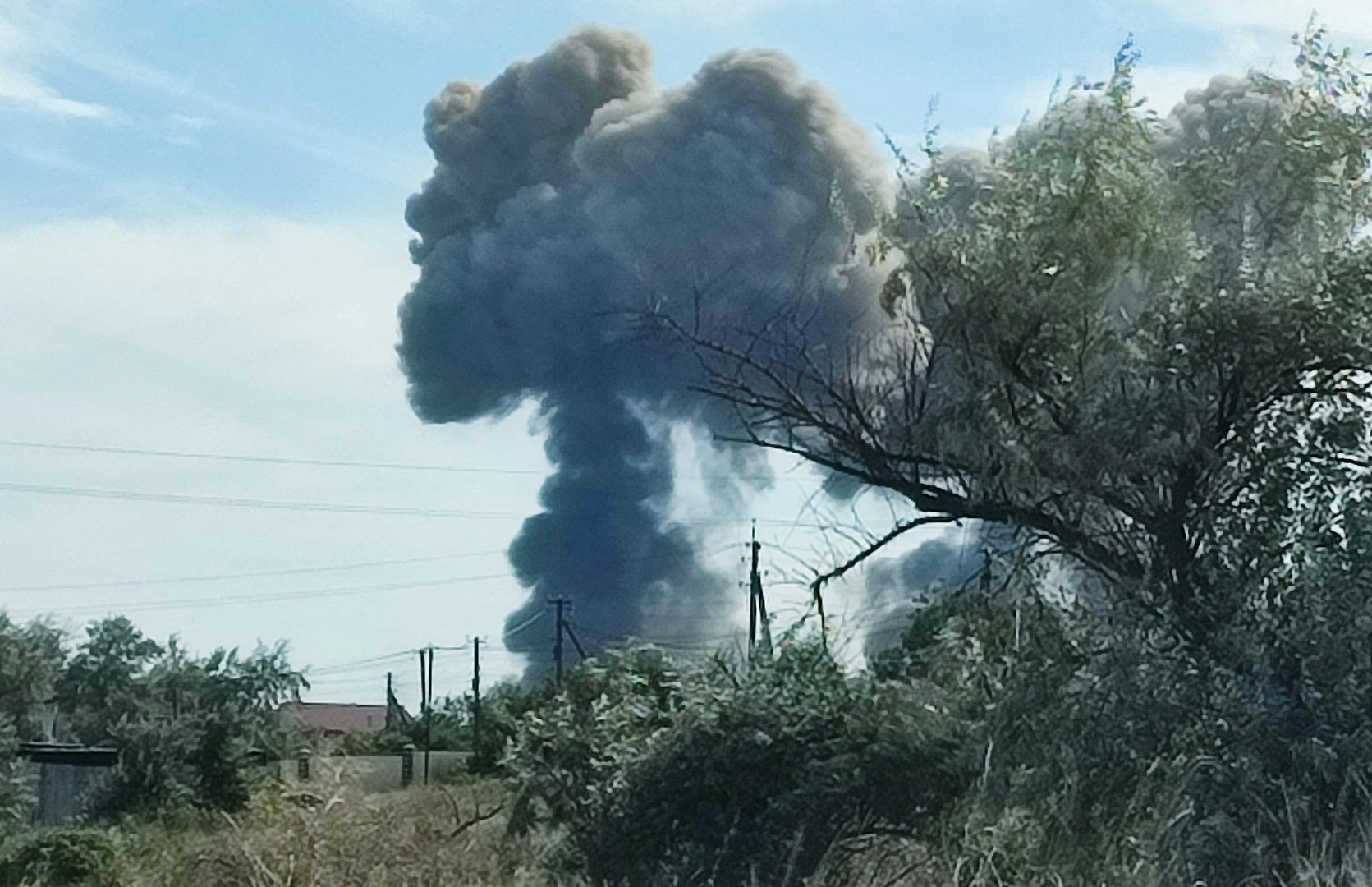 image Ukraine suggests partisans behind blasts at Russian airbase in Crimea