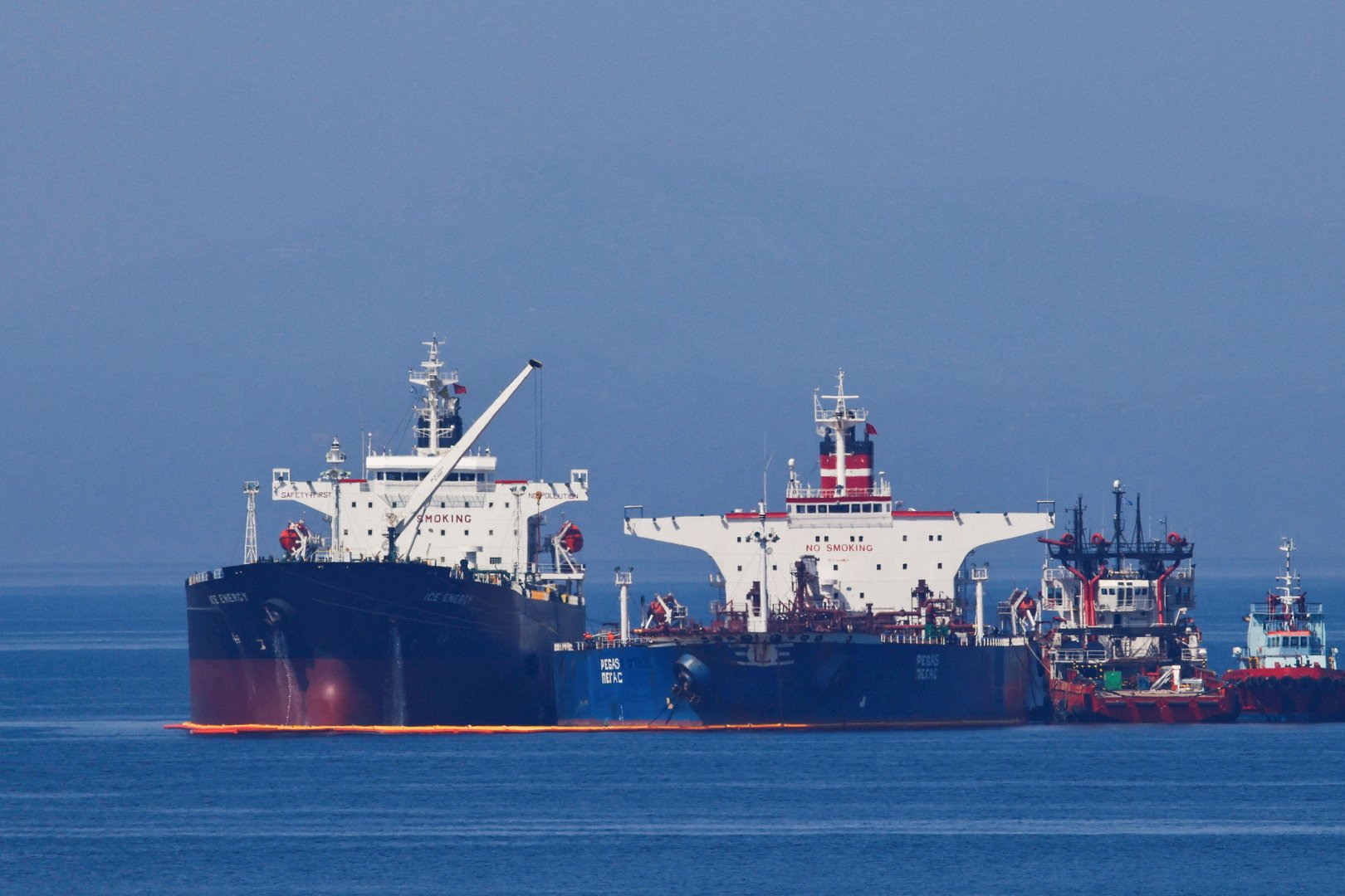 image Iranian tanker reloads oil confiscated by U.S. in Greece