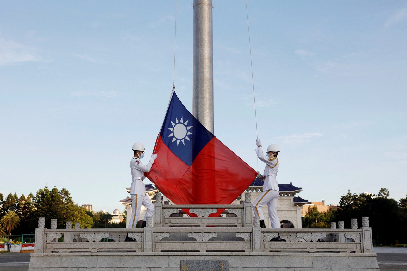 image U.S. lawmakers arrives in Taiwan amid China tensions (Updated)