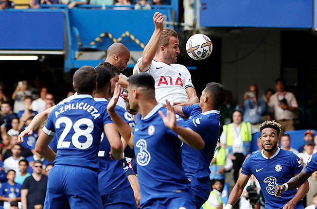 image Kane salvages point for Spurs at Chelsea with last-gasp header