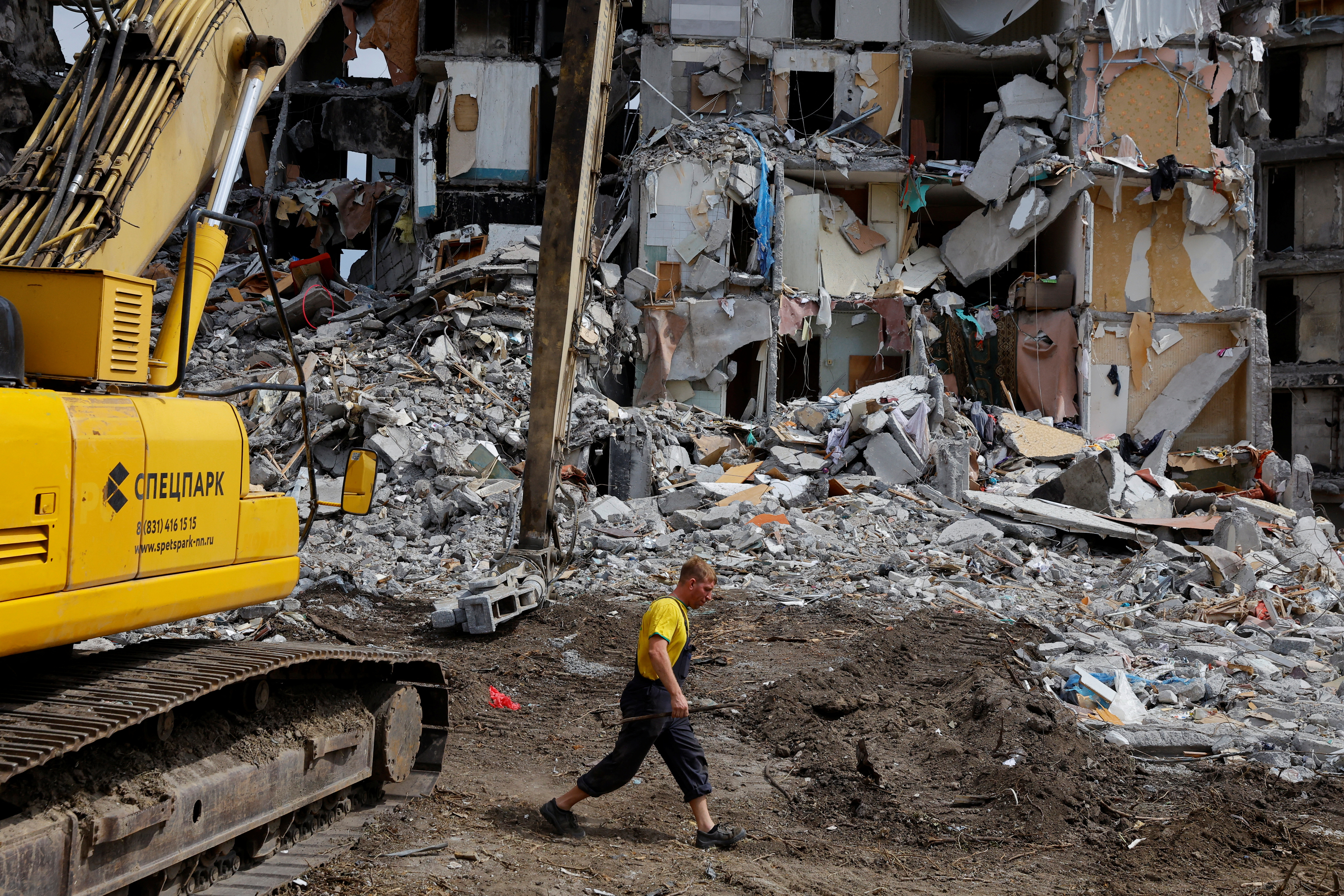 image Russian missiles rain on Ukraine as war nears half-year mark