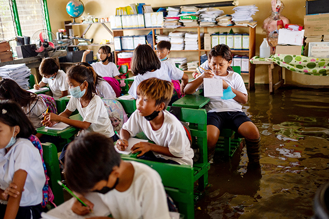 image Philippine children finally back in school as pandemic restrictions ease