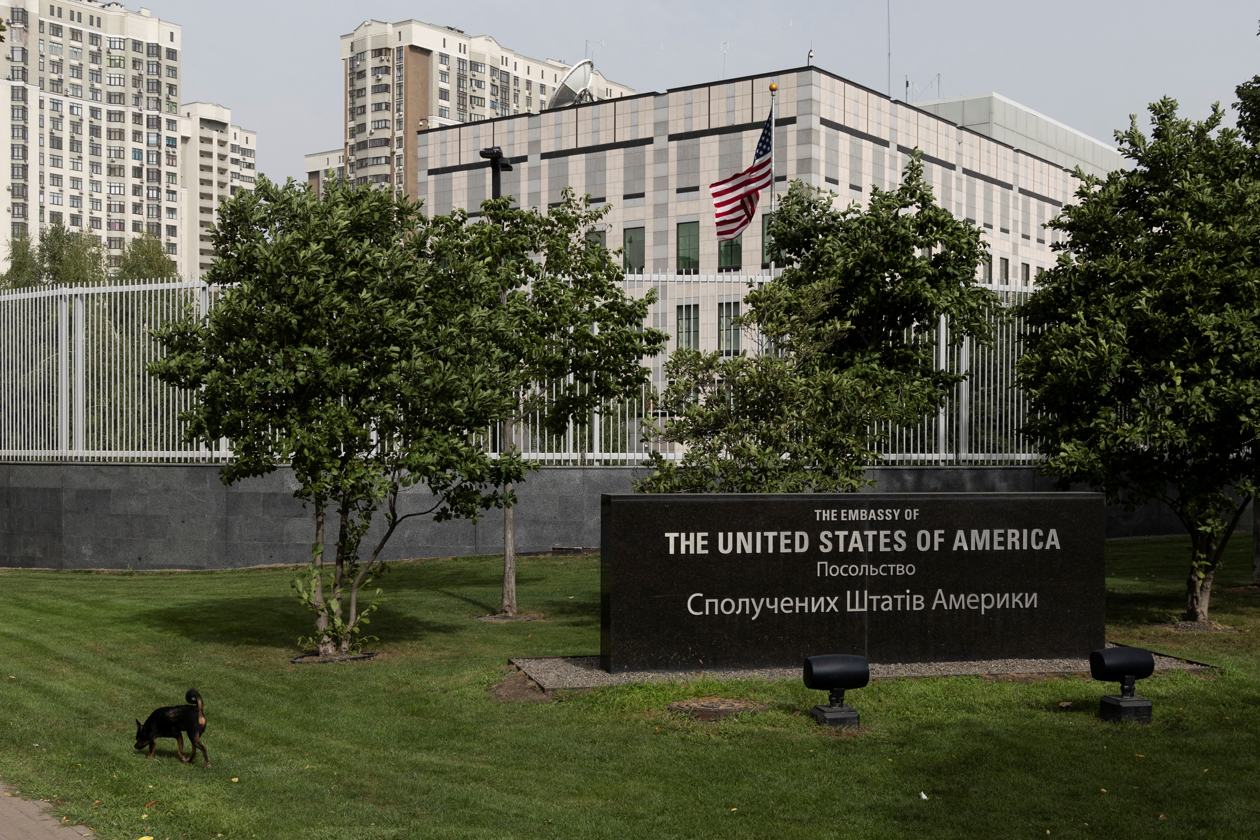 image US urges citizens to leave Ukraine as fears grow of Russian attacks on capital