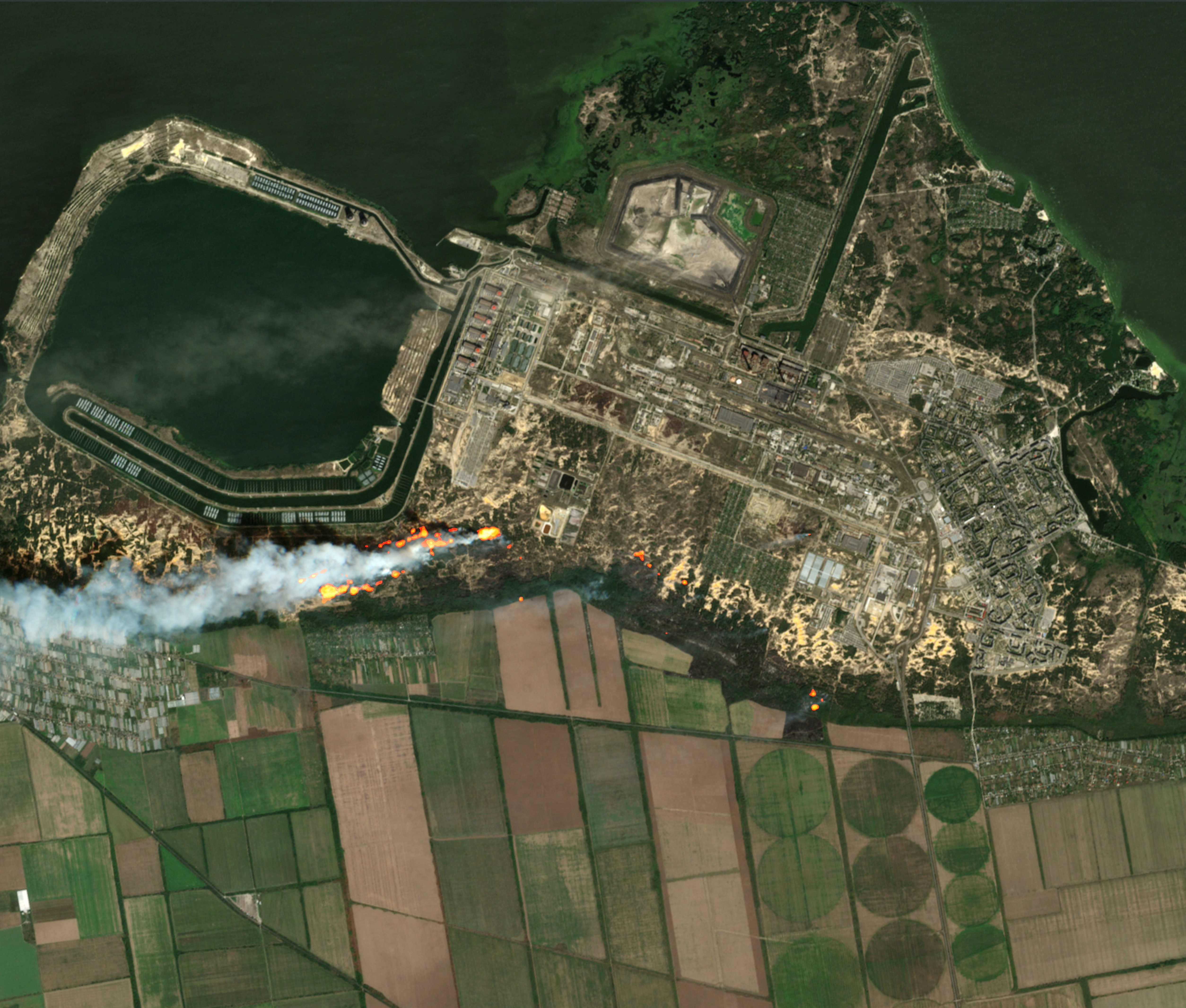 image Zelenskiy urges world to force Russia from nuclear site after incident (Update)