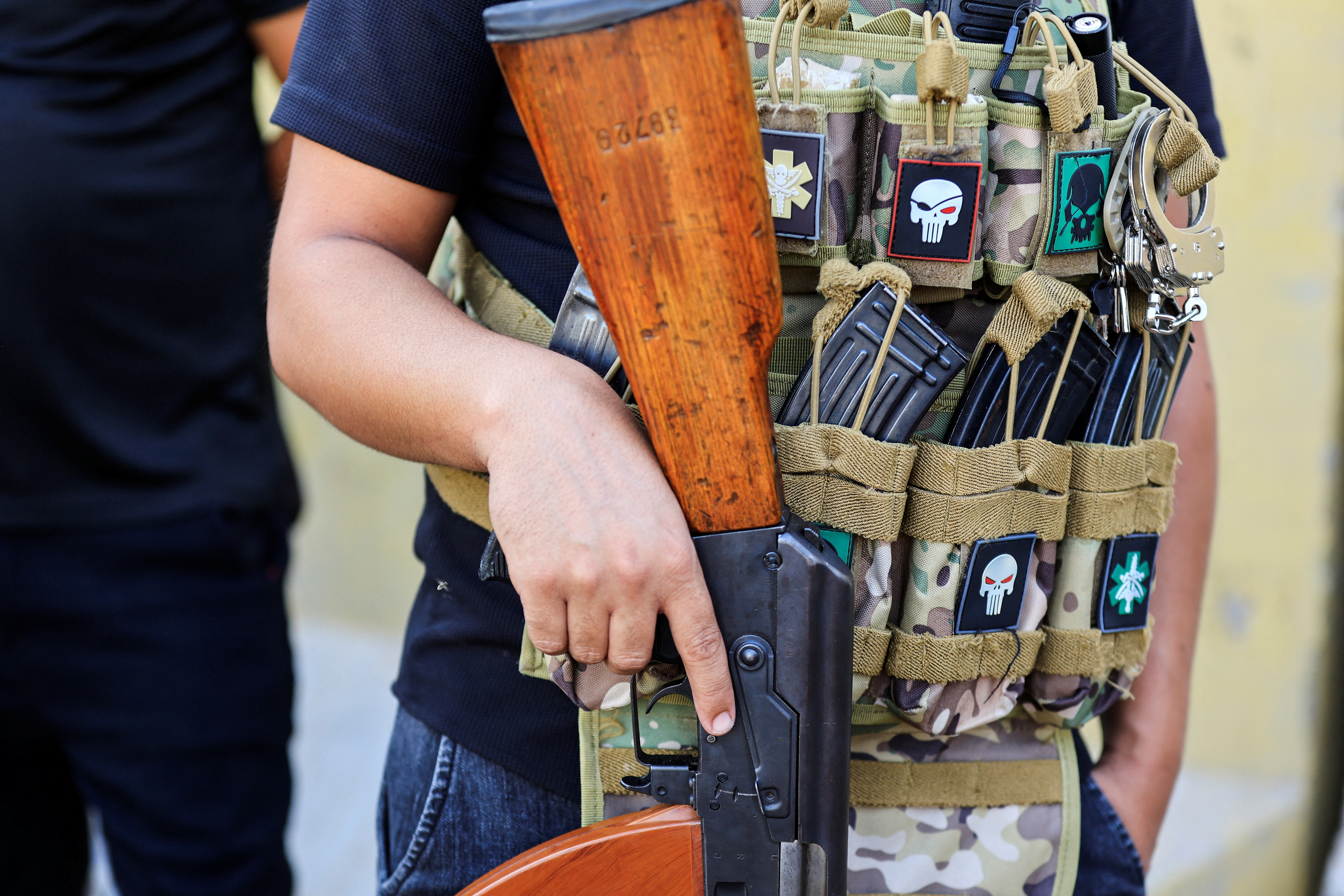 image Rockets land in Baghdad&#8217;s Green Zone after day of clashes, Iran closes borders (Update 2)