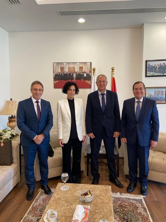 image Minister discusses climate initiative in Egypt