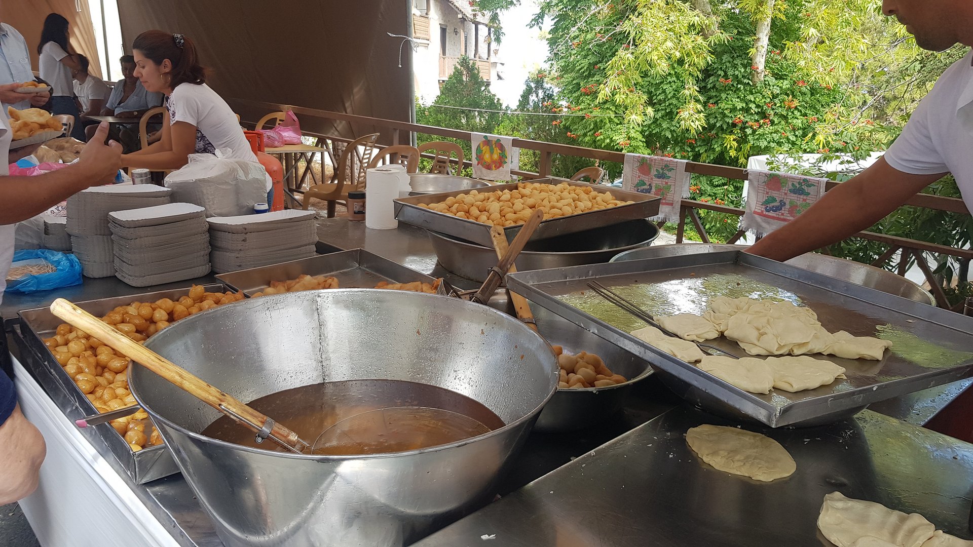 image Heavy traffic in some areas, many picnic sites overcrowded
