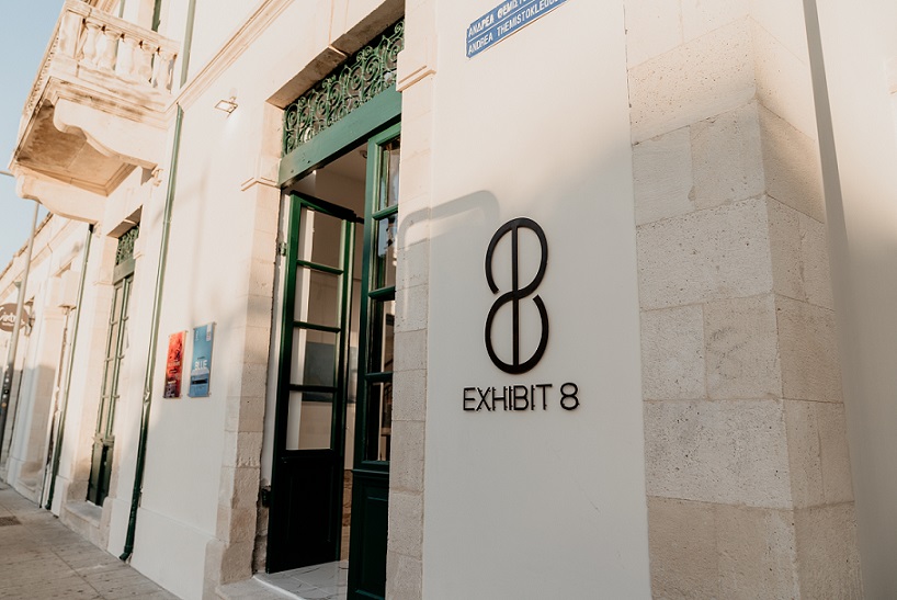 image Exhibit8 Gallery&#8217;s new wine bar offers vino to accompany art