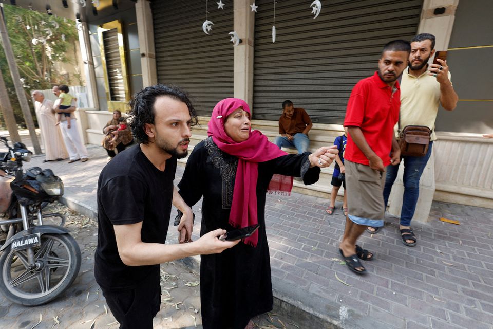 image Palestinian militants fire rockets at Israel after Gaza air strikes