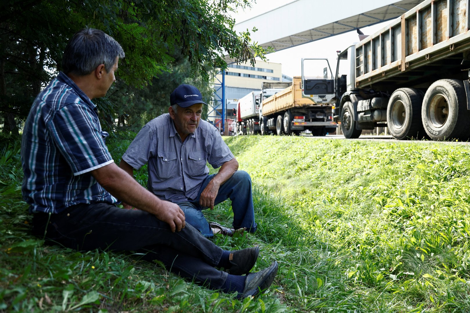 image In Poland, where coal is king, homeowners queue for days to buy fuel