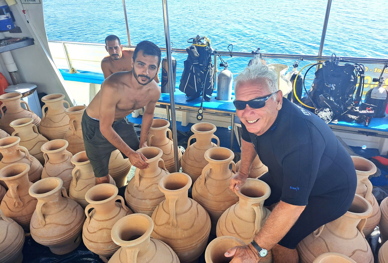 image Amphorae sunk in Larnaca to boost dive tourism