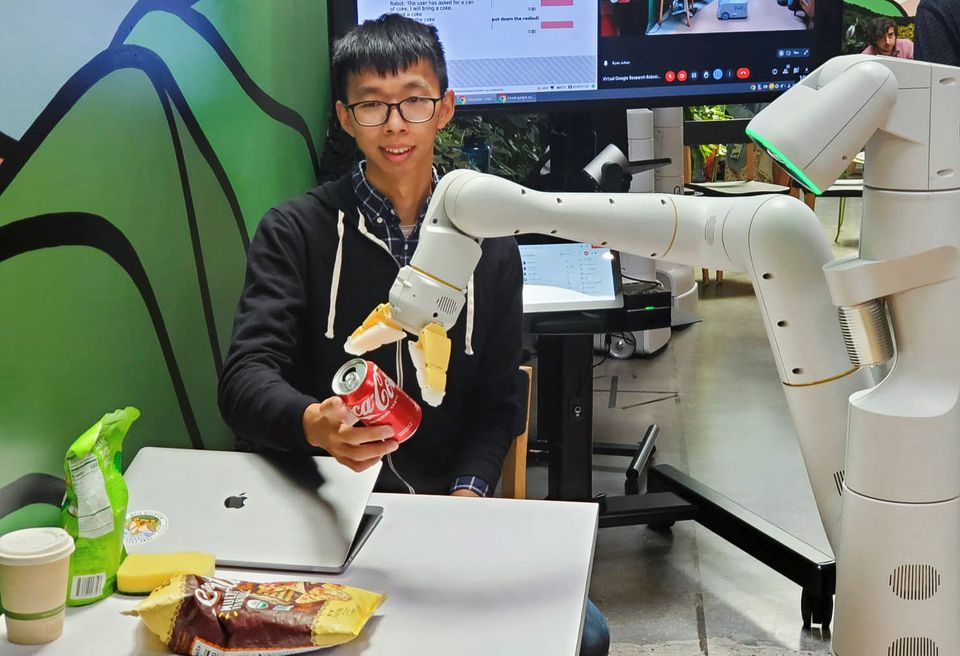 image OK Google, get me a Coke: AI giant demos soda-fetching robots