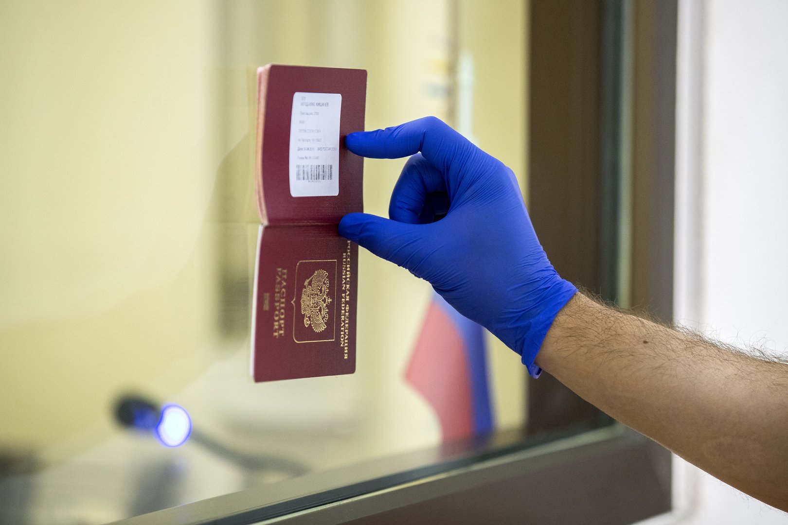 image EU restricts travel rules for Russians, but no outright ban (Update 2)