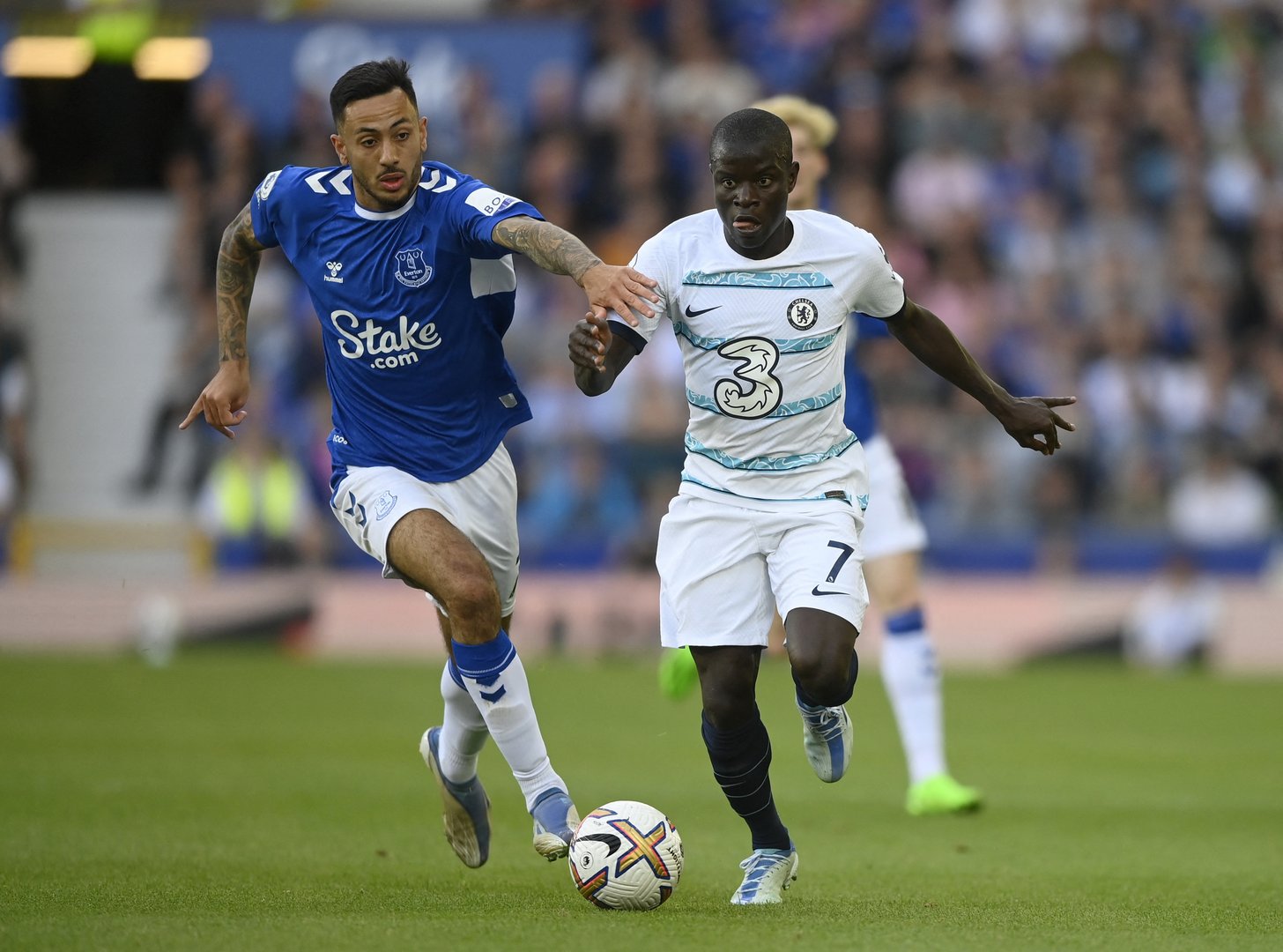 image Chelsea&#8217;s Kante facing weeks out with muscle injury