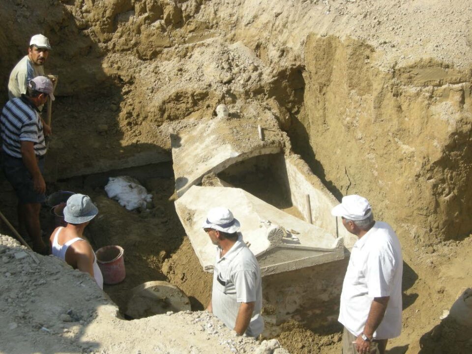 image Larnaca locals shouldn&#8217;t pay for unearthed antiquities