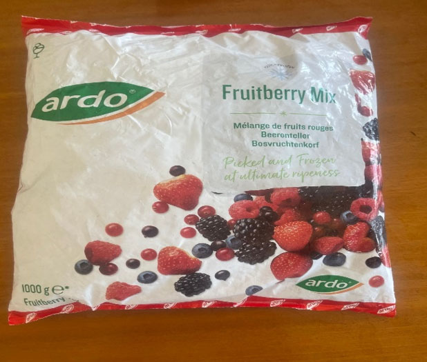 image Withdrawal of frozen fruit
