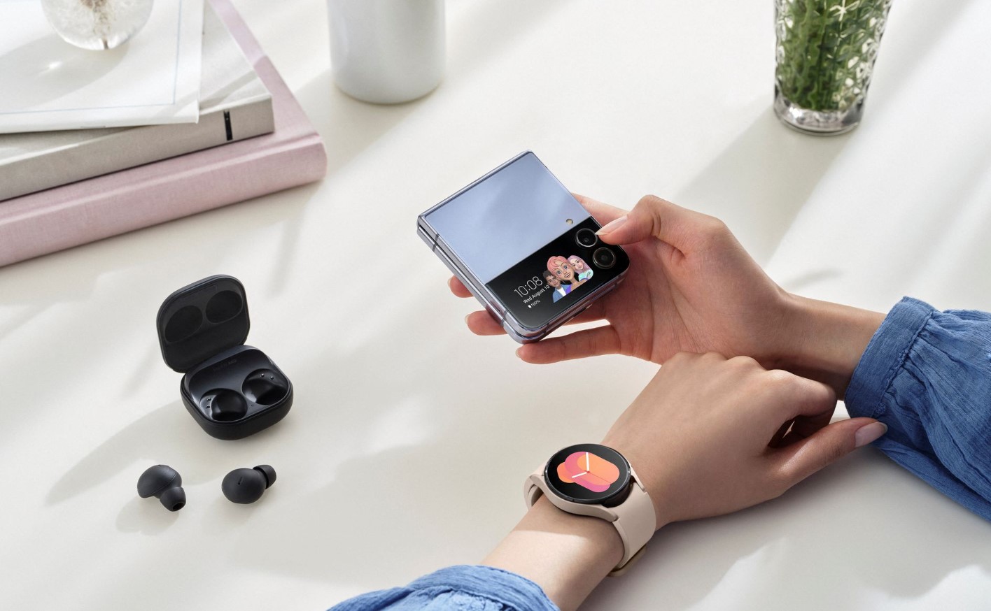 image Samsung unveils new foldable smartphones, seeking to keep lead in growing market