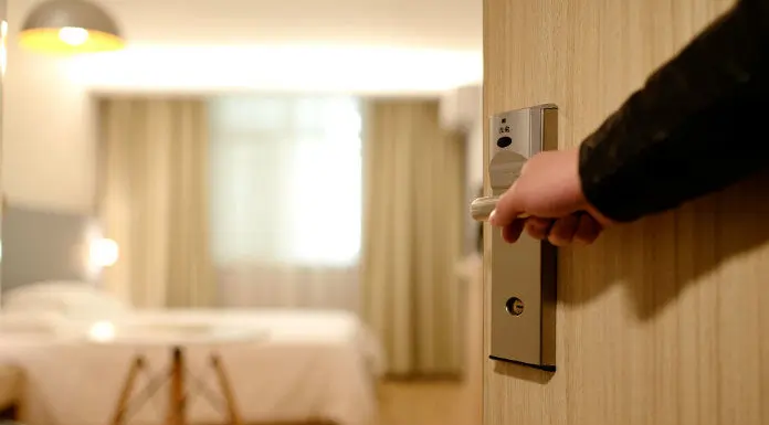 cover Government urged to act on high rents for student housing