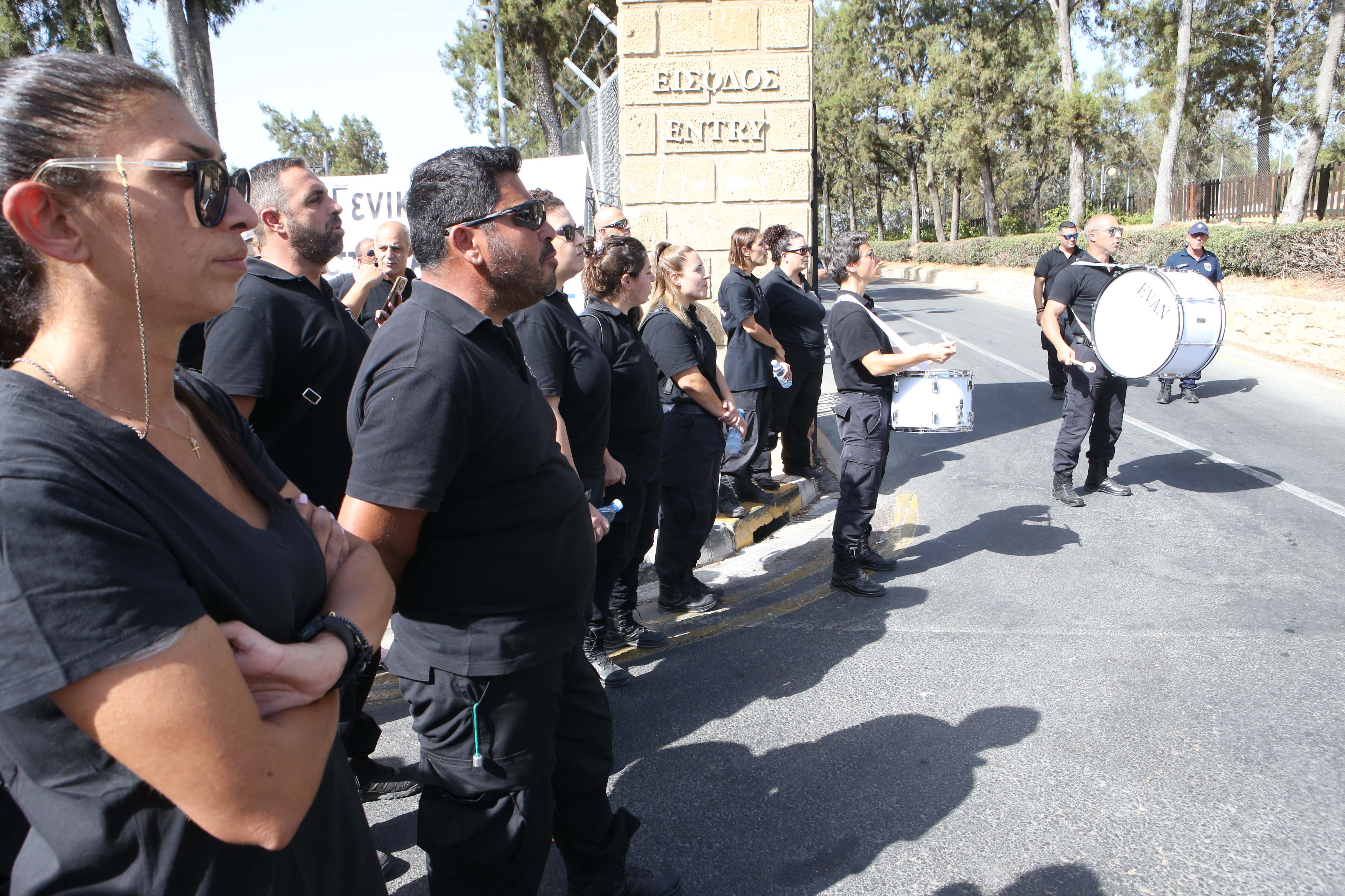 image Prison guards continue pay protests for 12th day
