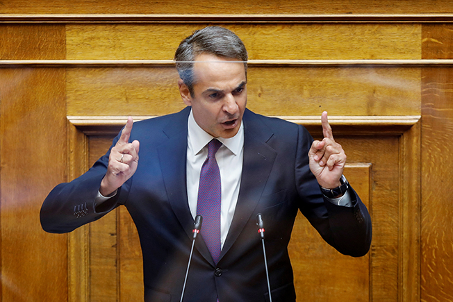 image Greece set to give migrants three-year permits to tackle labour shortage