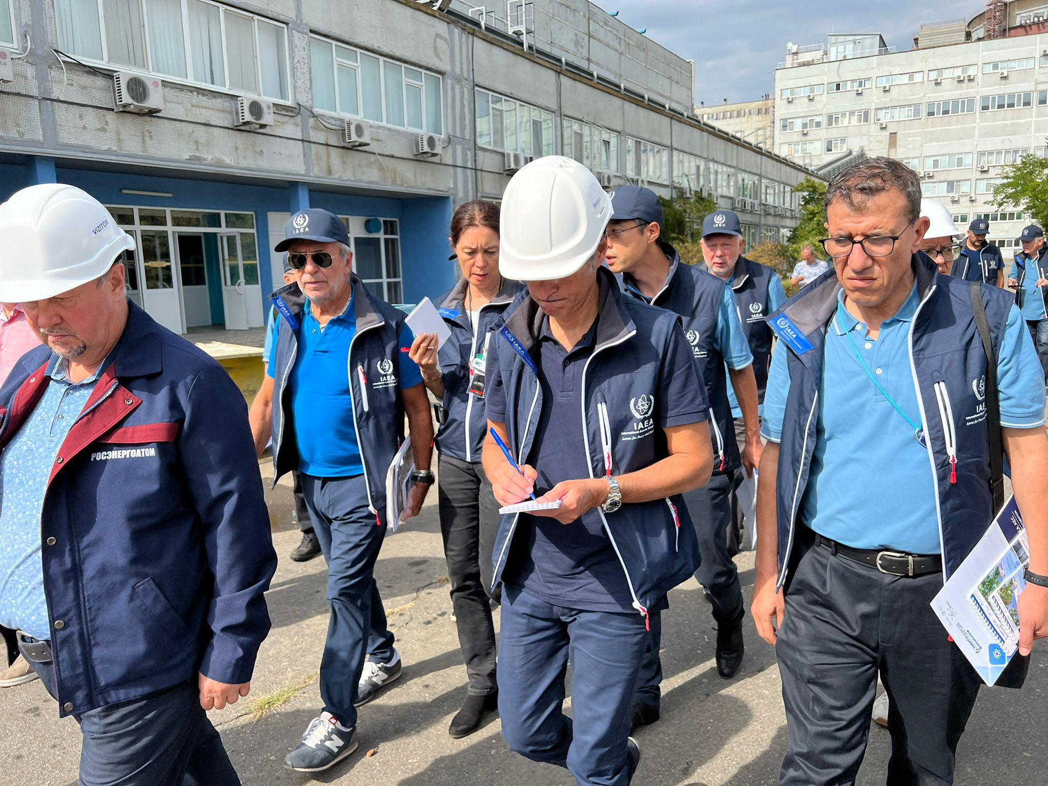 image Ukraine, Russia trade blame over nuclear plant as UN experts investigate