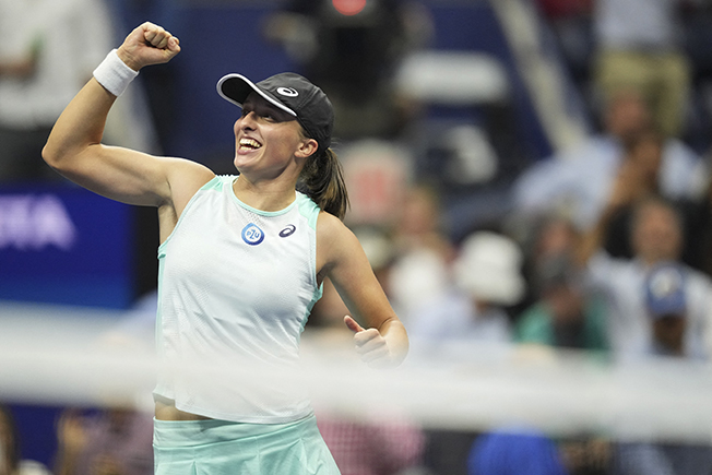 image Top-ranked Swiatek faces tough foe in Jabeur at US Open final