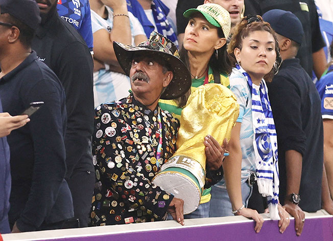 image Long lines and lack of water mar Qatar World Cup stadium trial