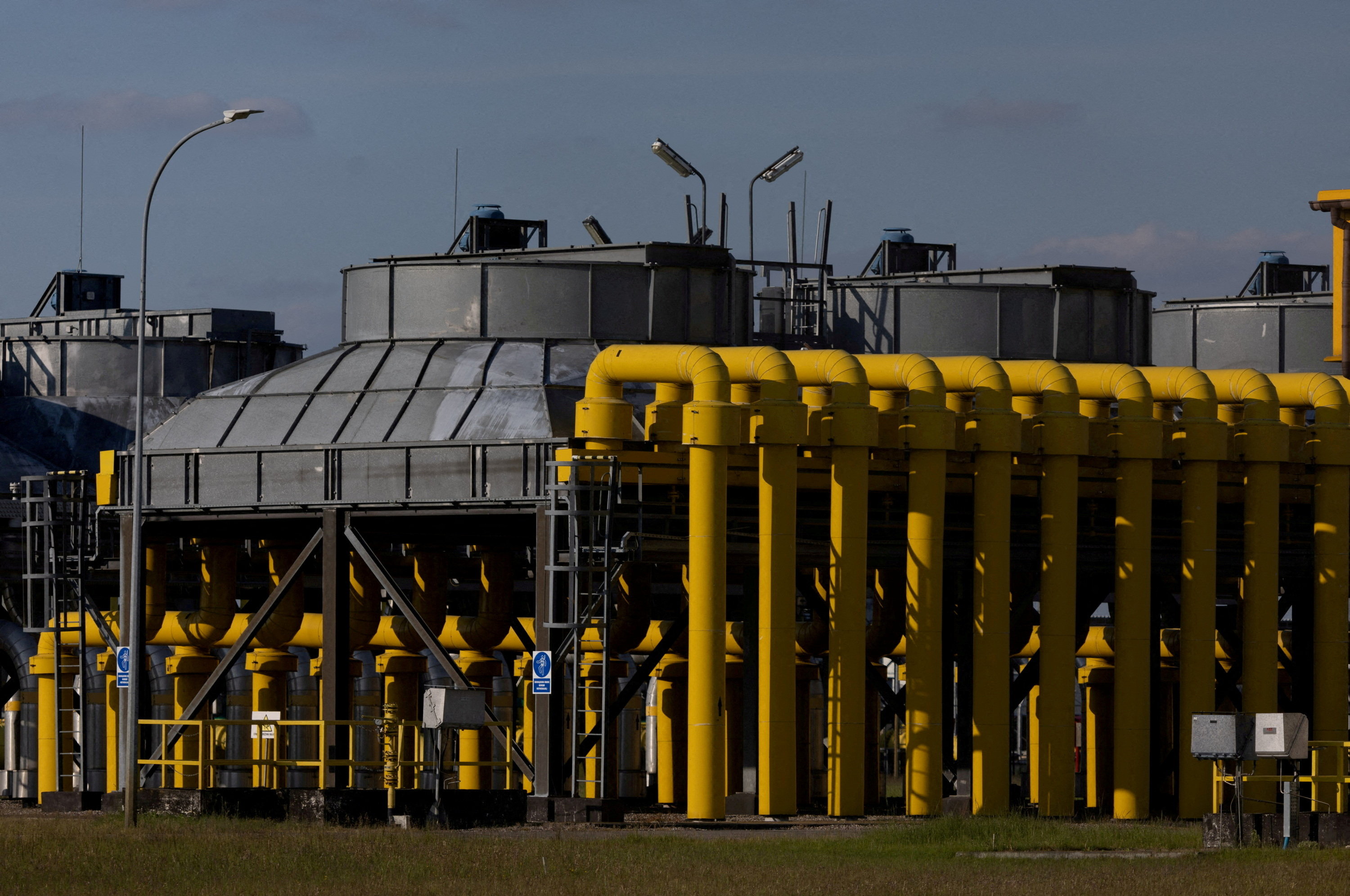 image EU readies energy package, countries split over gas price cap