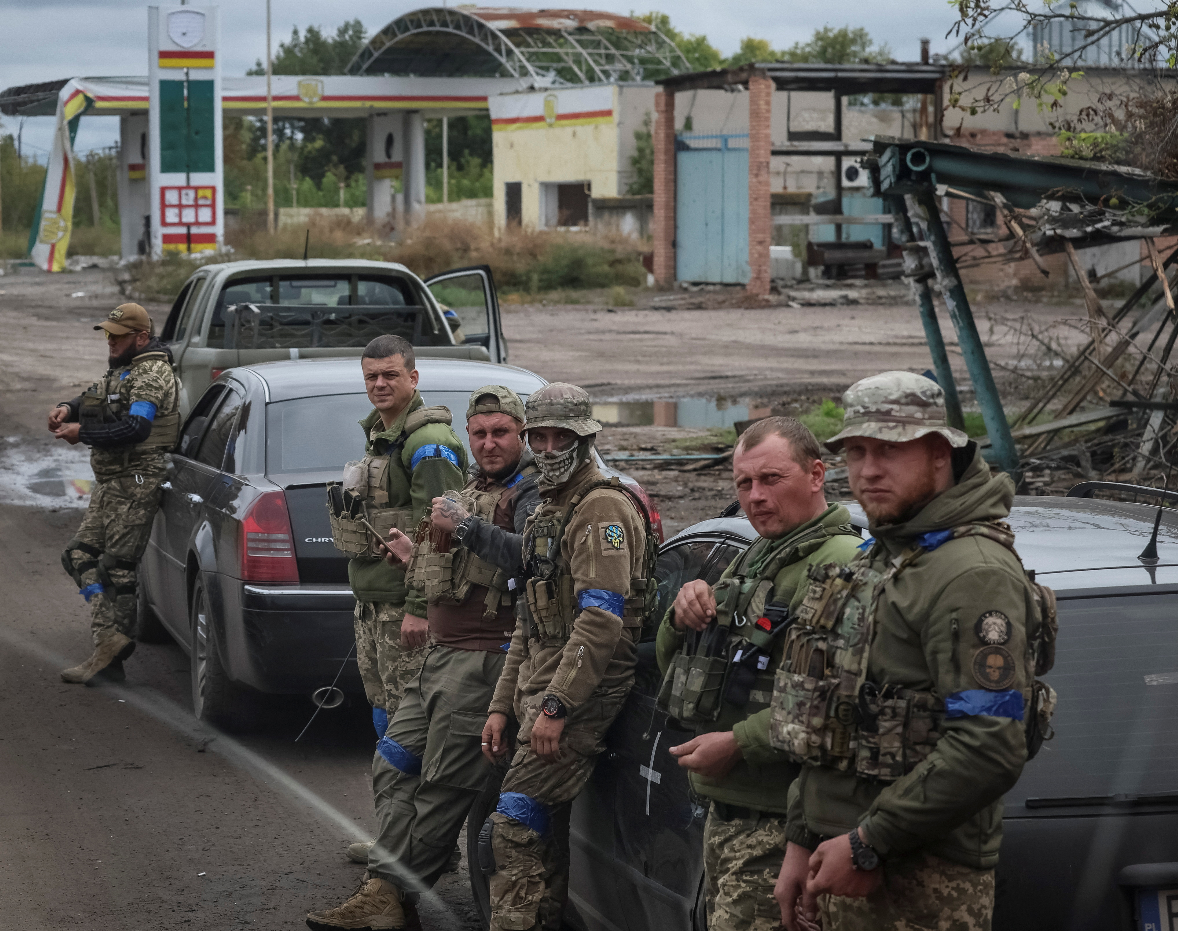image Zelenskiy vows no let-up as Ukraine says troops cross Oskil River in northeast