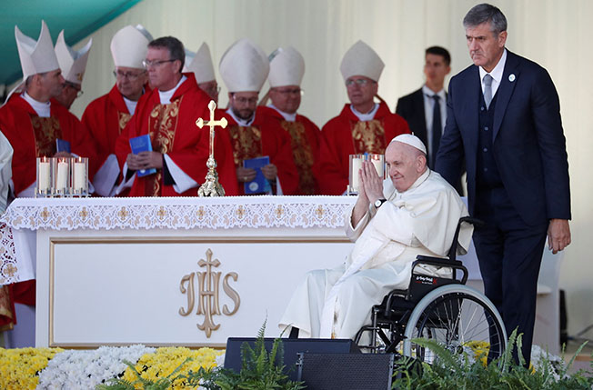 image God does not back war, pope says in apparent criticism of Russian patriarch