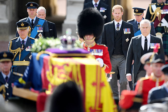 image King Charles, William and Harry reunited in grief to escort queen&#8217;s coffin