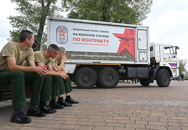 image New Russian recruits train in Crimea and near Ukrainian border