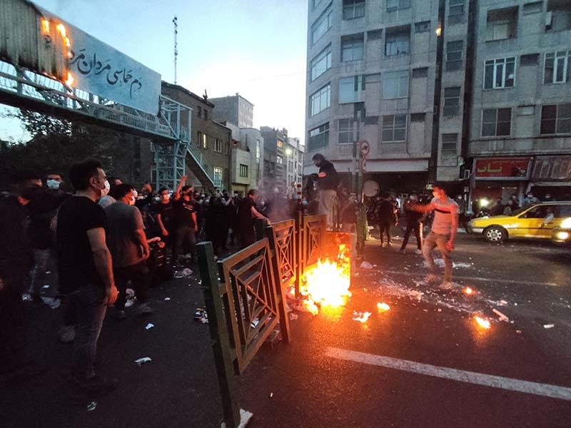 image Iranians keep up protests over Mahsa Amini death despite mounting fatalities