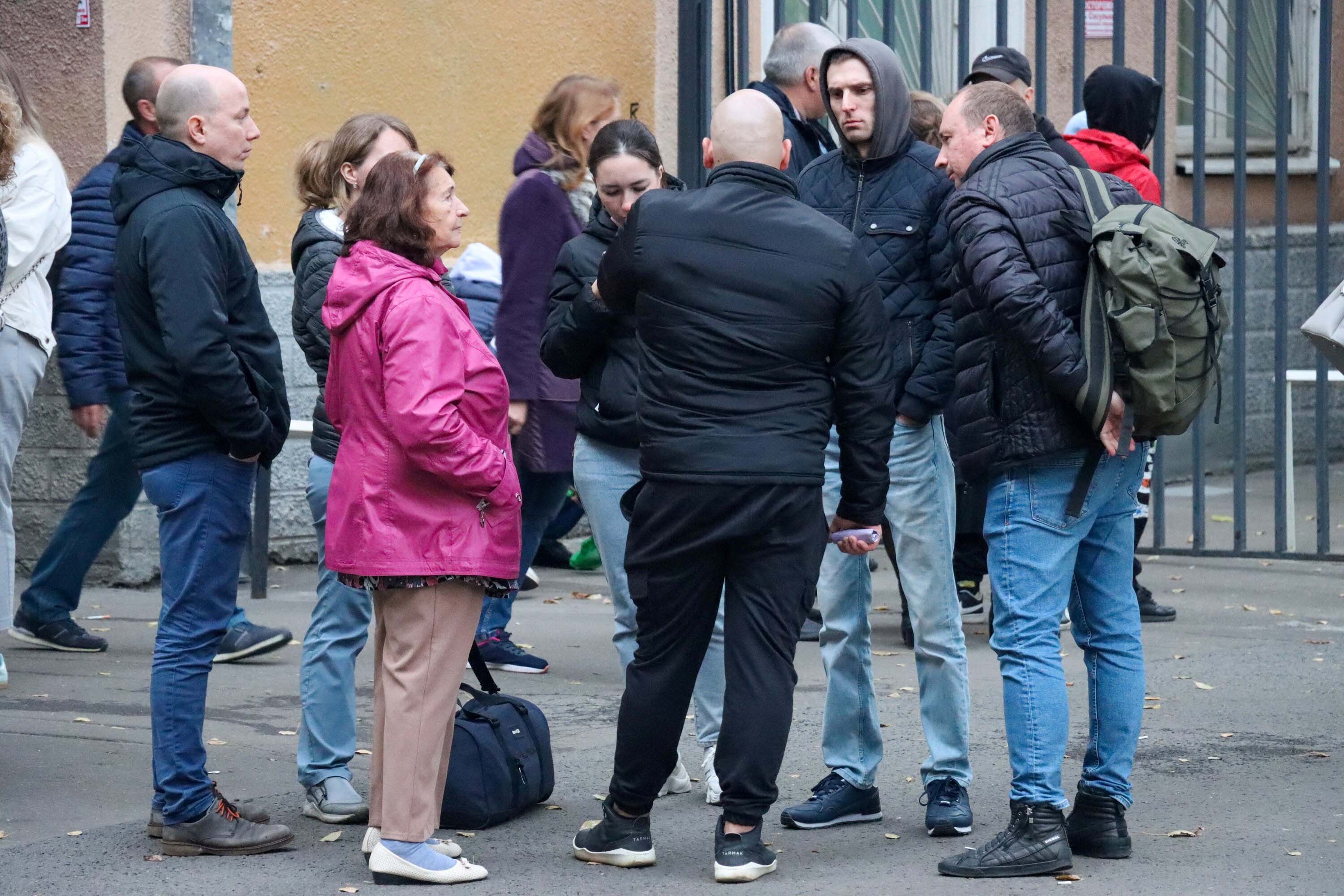 image Kremlin says no decision yet on whether to seal Russia&#8217;s borders to stop men fleeing