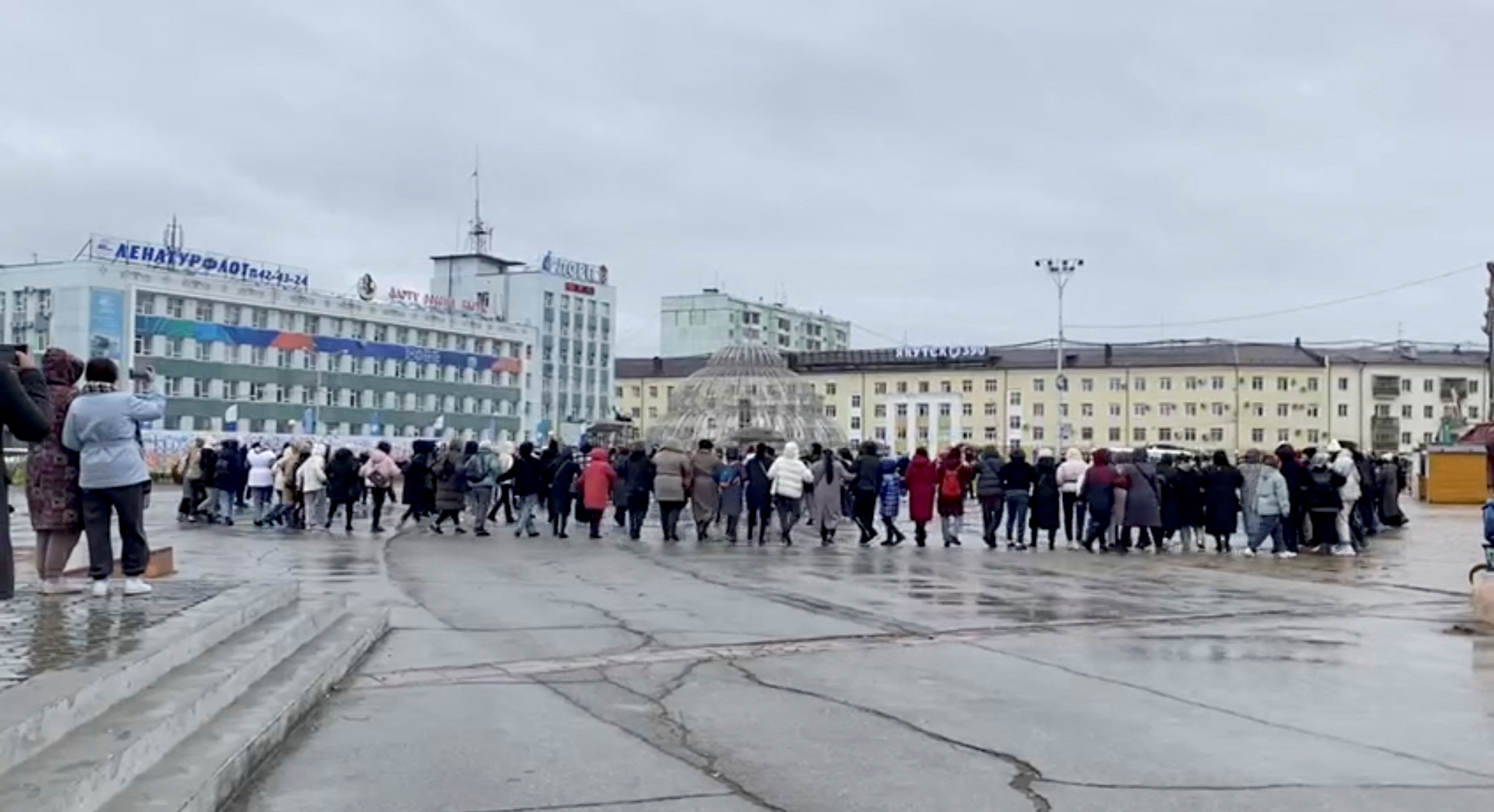 image Heavy fighting as annexation vote in Ukraine enters final day