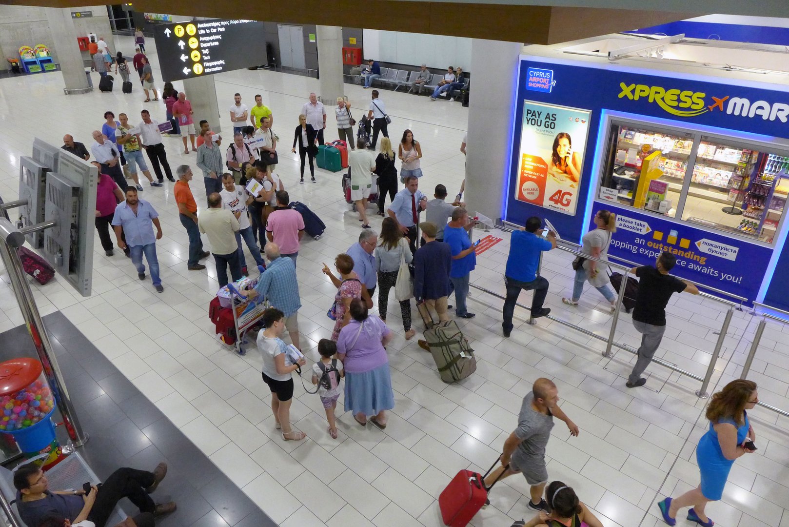 image Government ‘passing the buck on airports contract’ to the next administration’