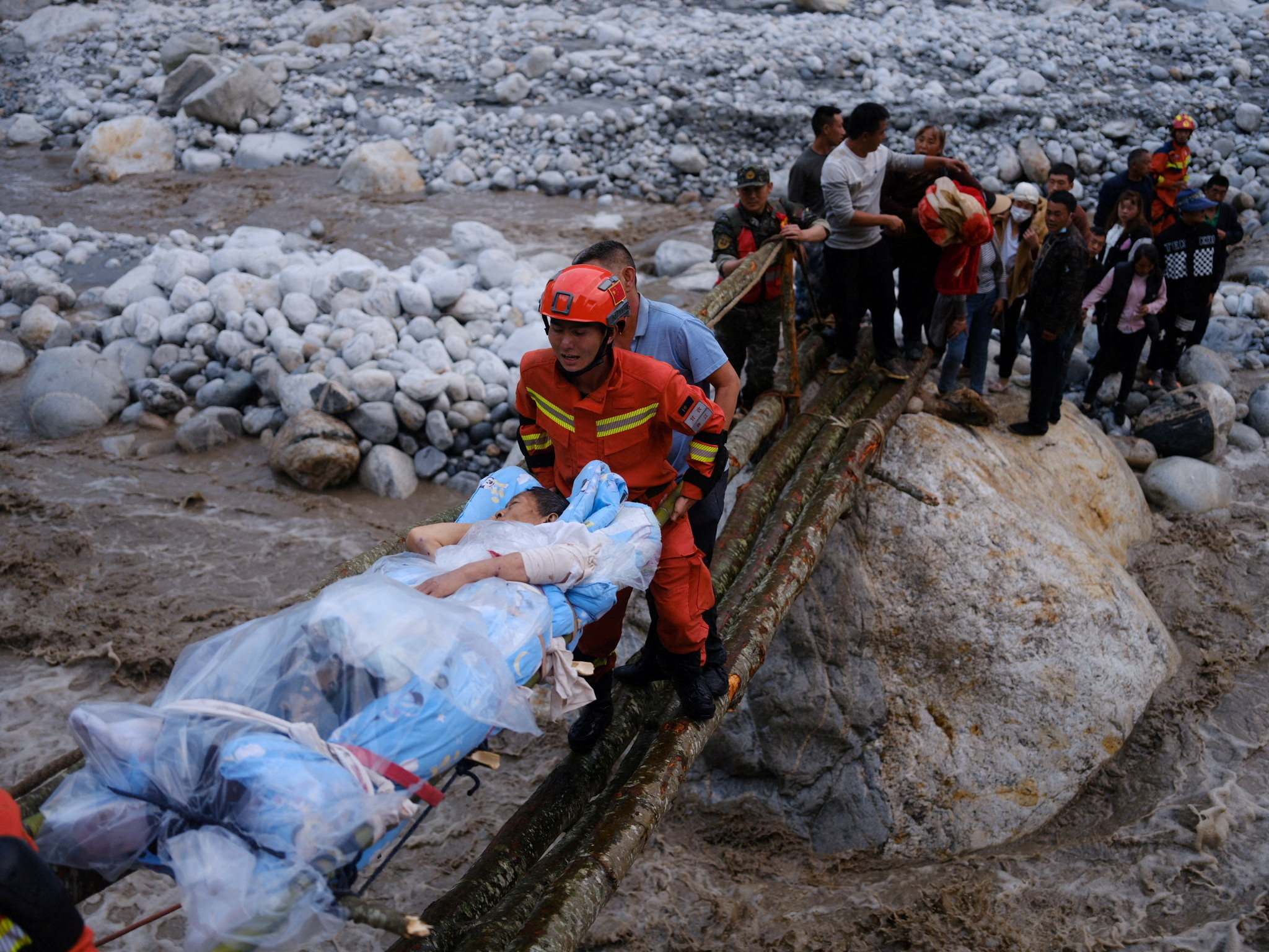 image Rescue efforts underway as China earthquake toll rises to 65