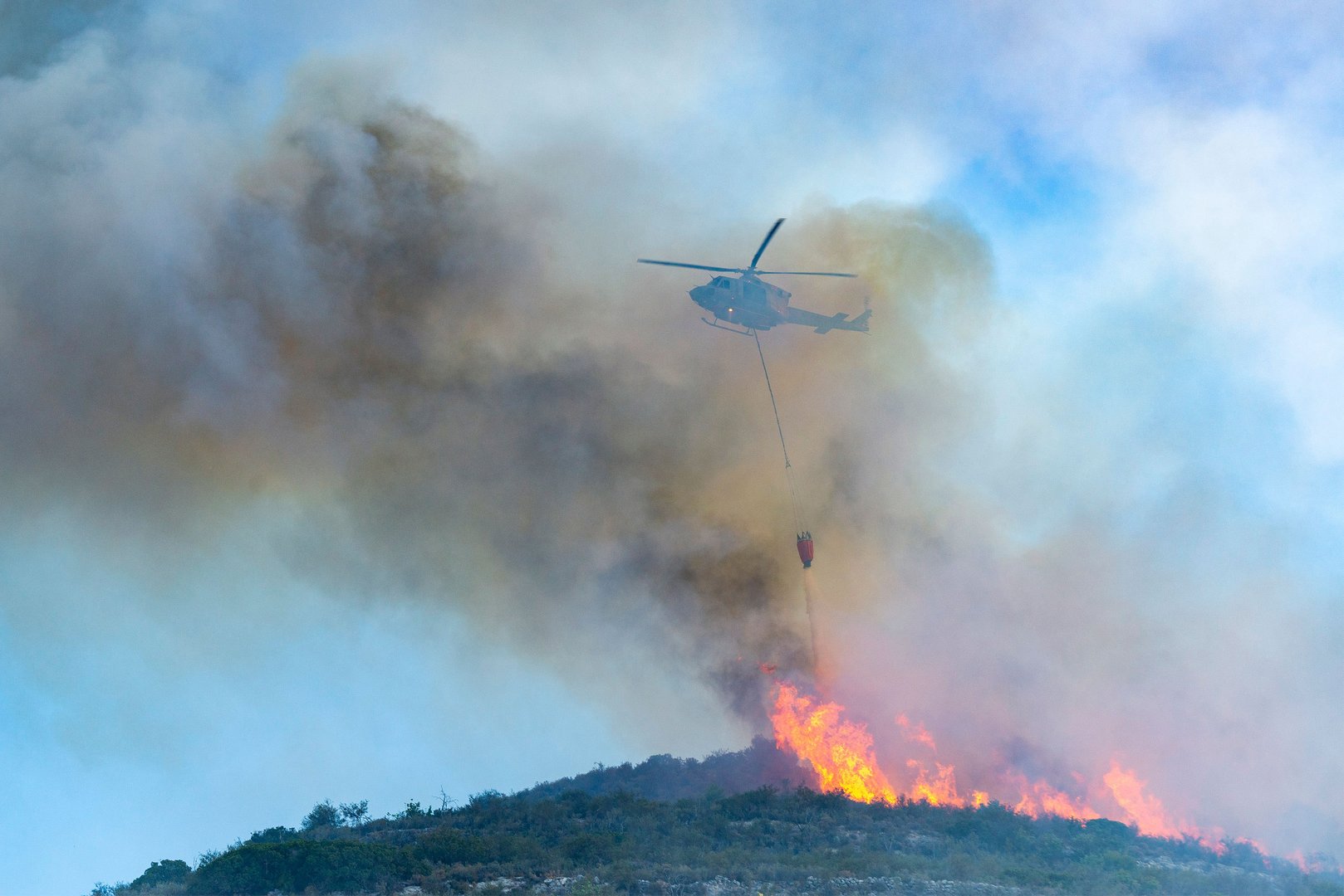 image Jordanian firefighters leave Cyprus after battling Limassol fire