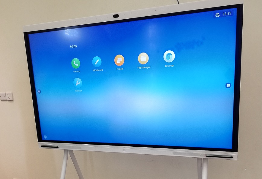 image Huawei Cyprus gifts CUT with next-gen IdeaHub platform