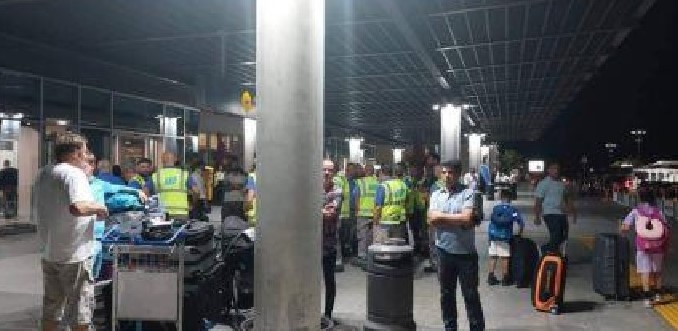 image Baggage handlers to discuss more measures after two-hour Paphos strike