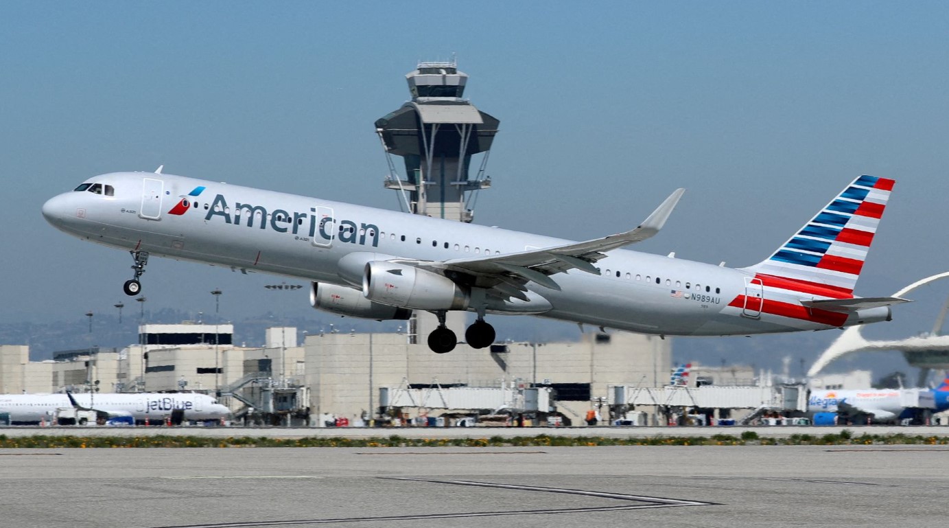 image Rising costs fuel worries about US airlines&#8217; heavy debt loads