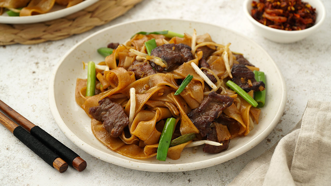 image Asian step-by-step home cooking recipes: Beef chow fun