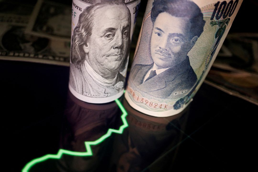 image Euro holds above 2-decade low before ECB decision
