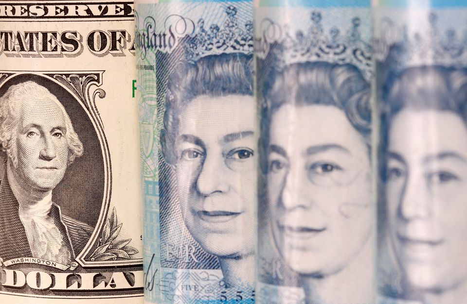 image Dollar sweeps to 20-year high, sterling on the ropes again