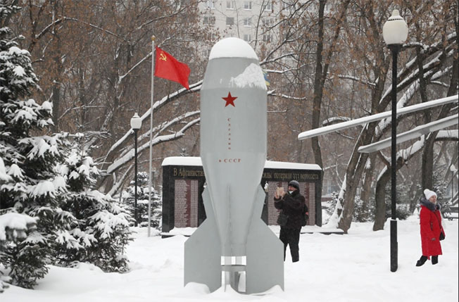 image Russia issues new nuclear warning as it wraps up contested Ukraine referendums