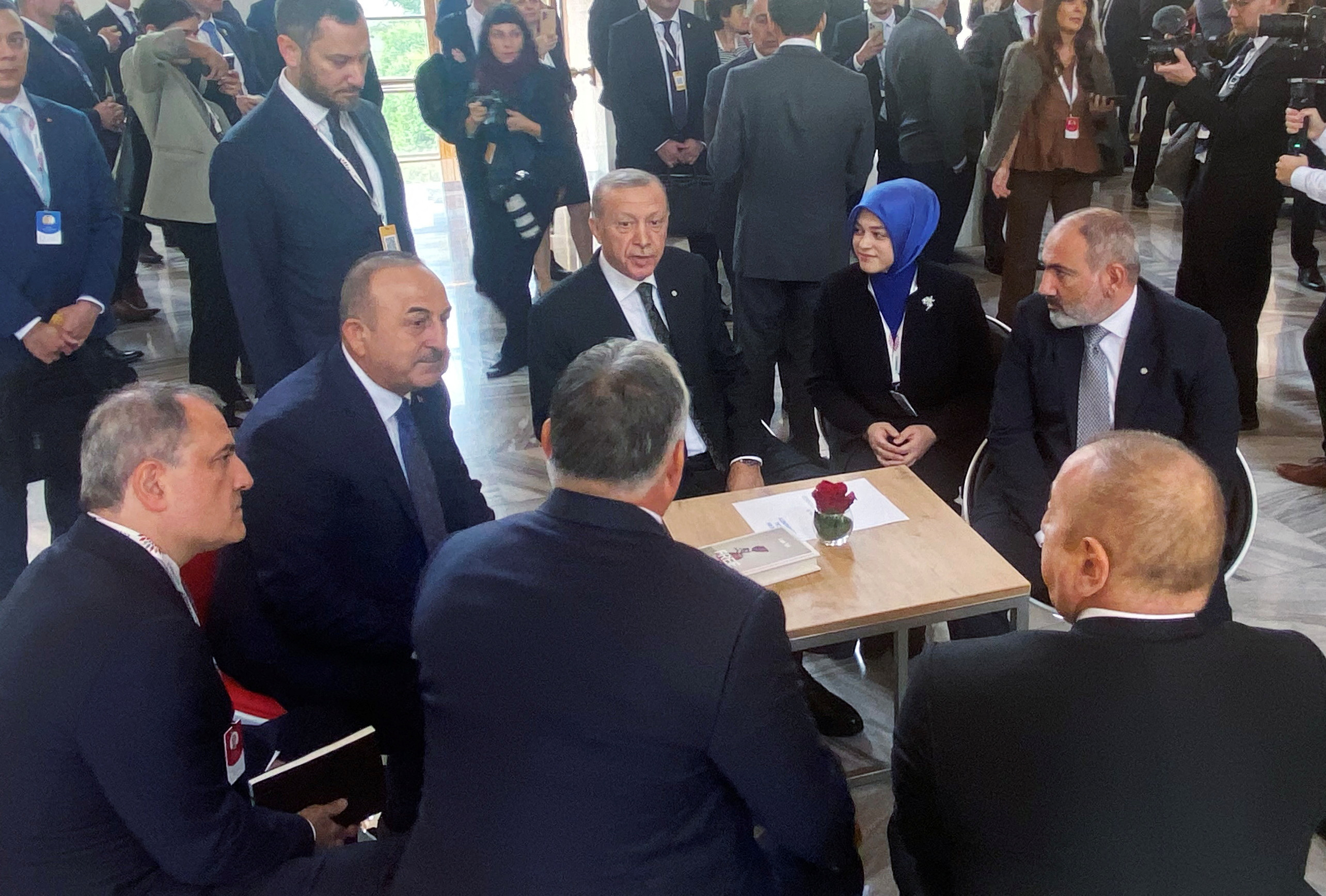 image Turkish, Armenian, Azeri leaders meet at summit despite rifts