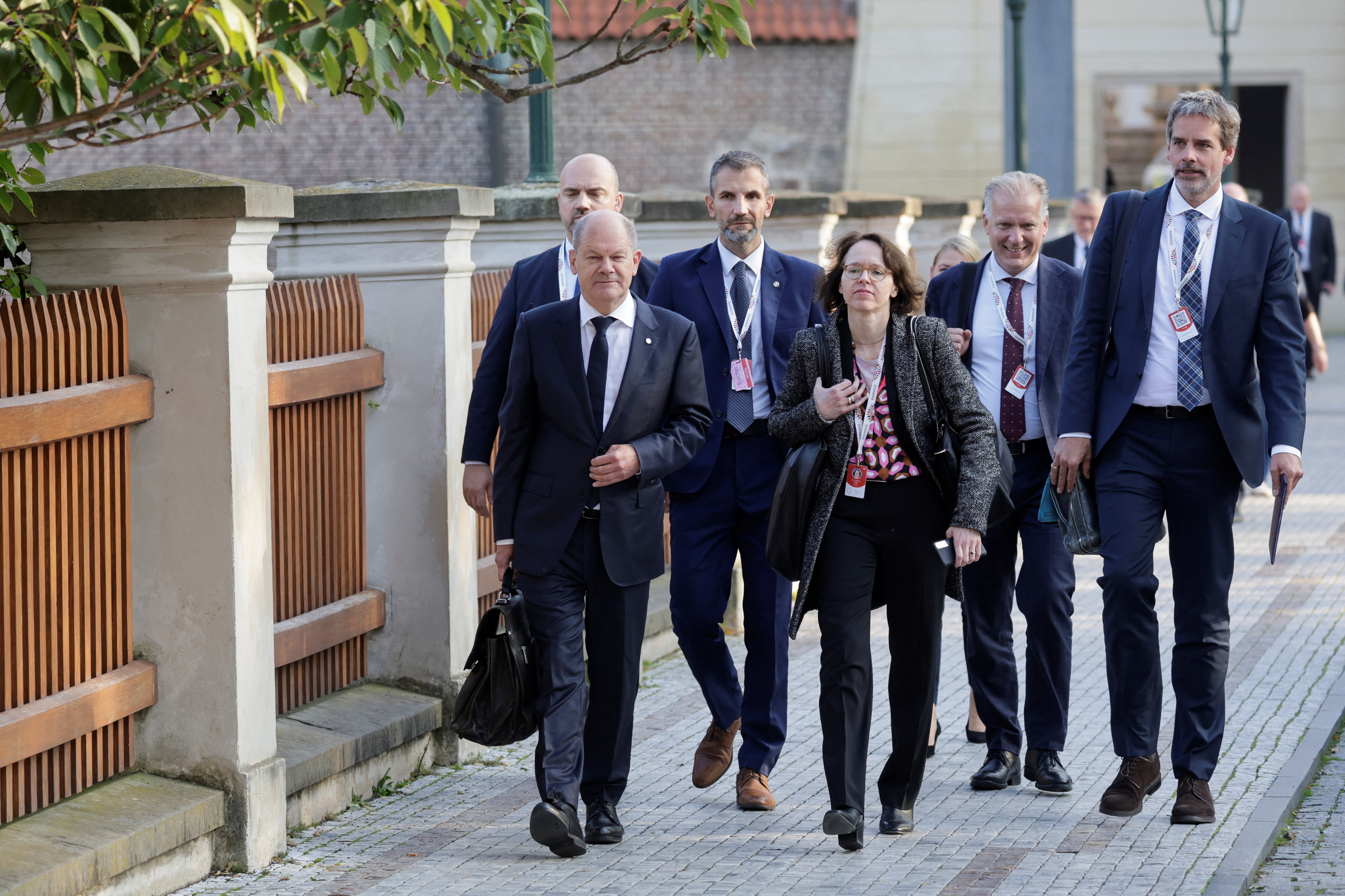 image EU leaders reaffirm support for Ukraine, squabble over gas cap